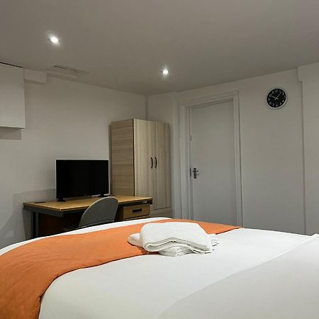 Starlet Manor Park Apartment Лондон Екстериор снимка