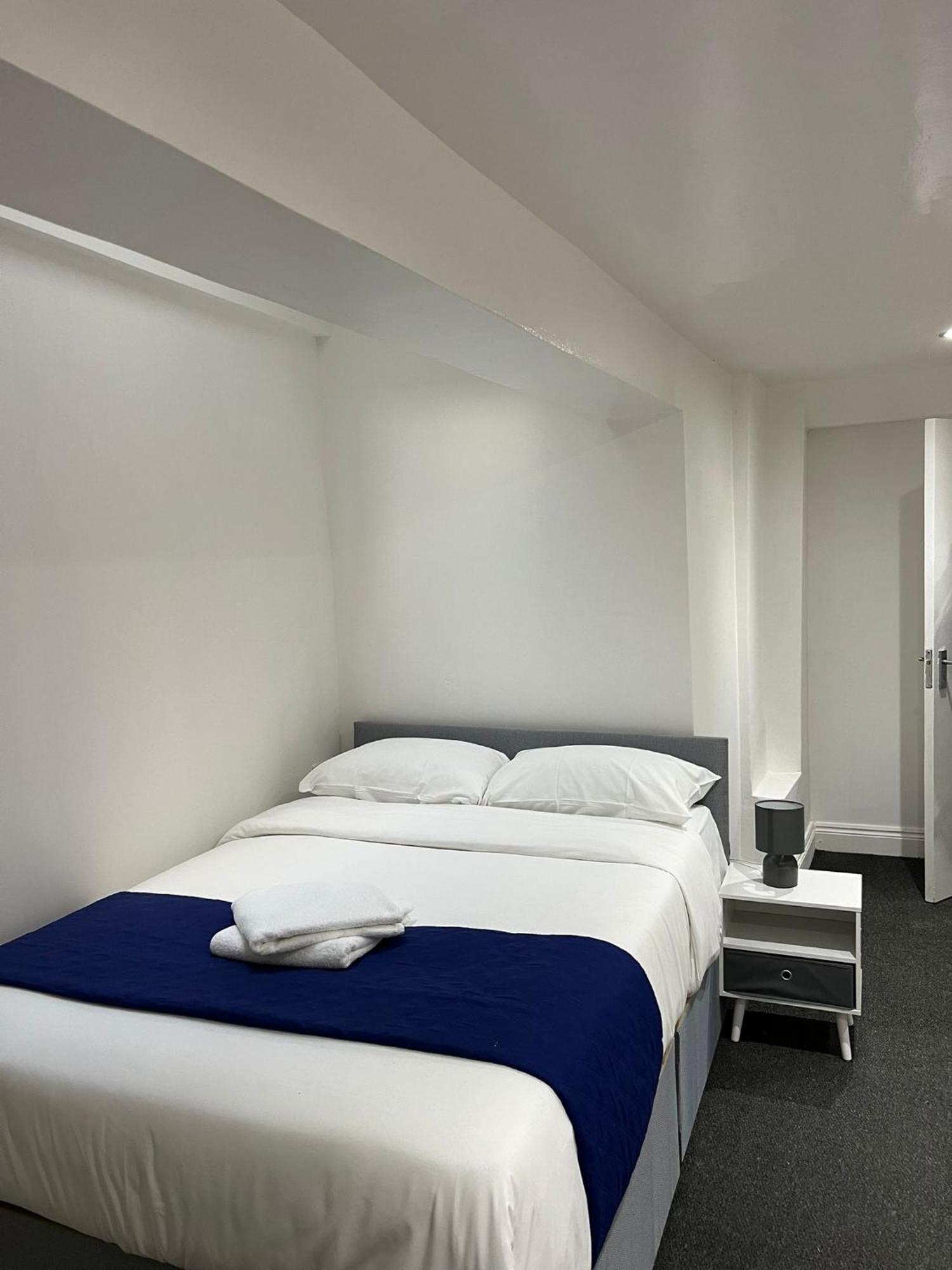 Starlet Manor Park Apartment Лондон Екстериор снимка